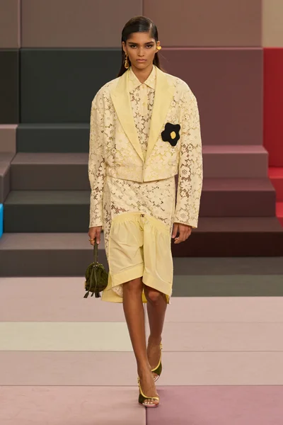 Look 57